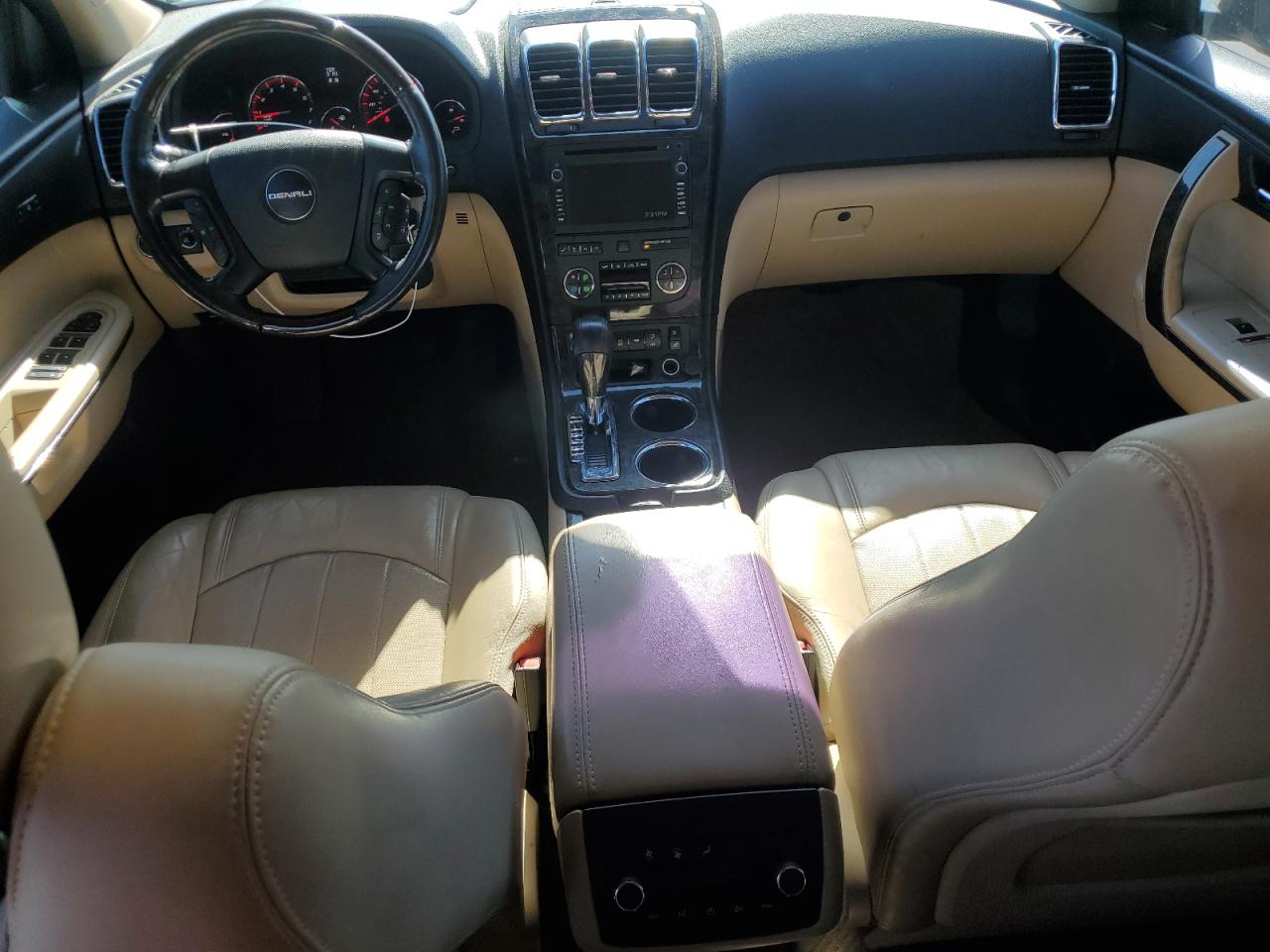 GMC Acadia Denali Image 3