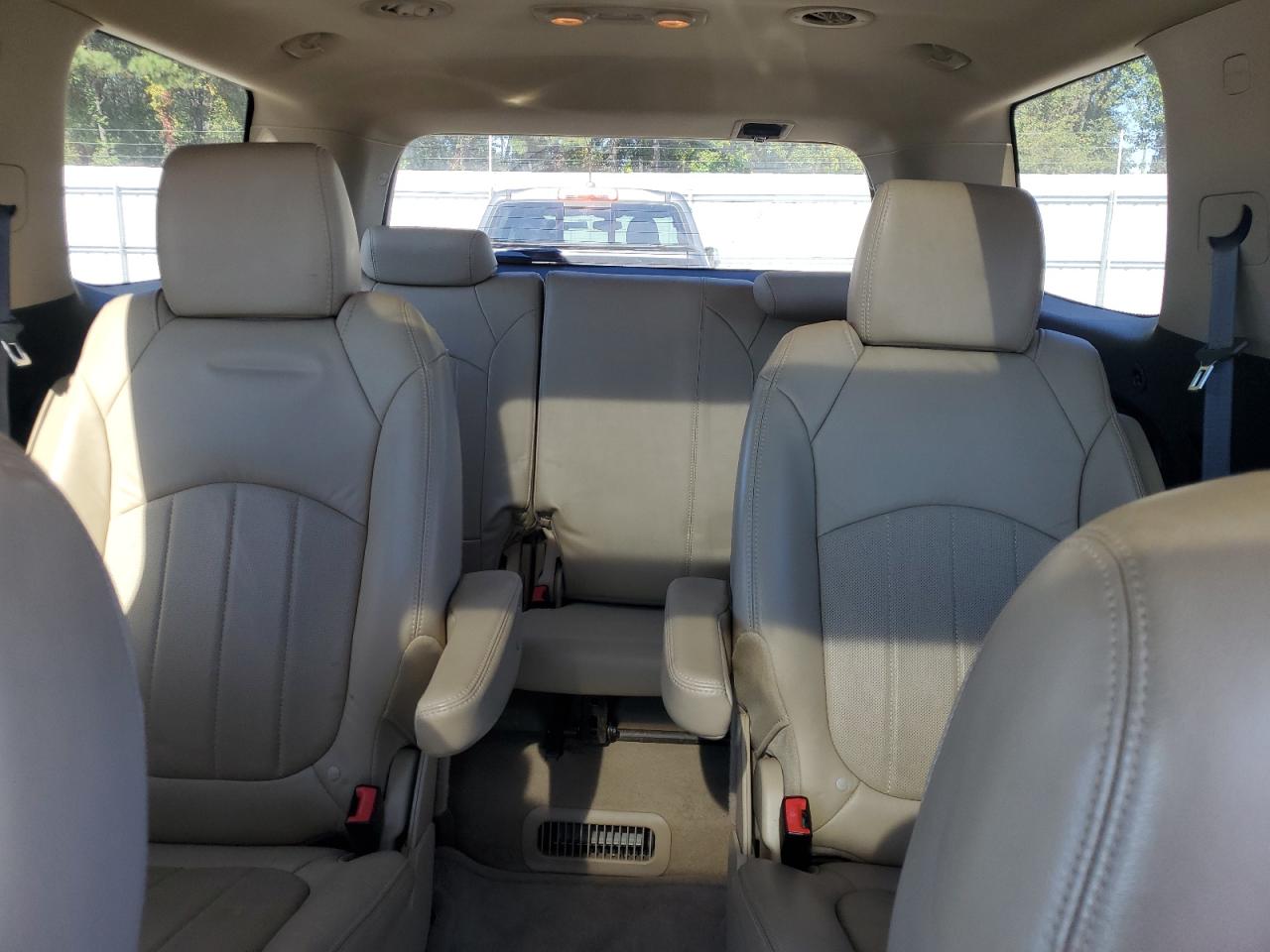 GMC Acadia Denali Image 11