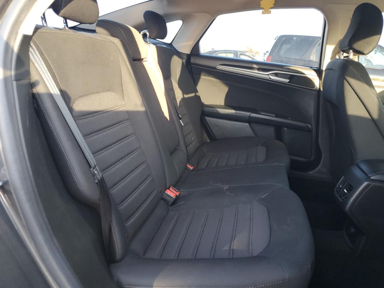 Ford Fusion Se Image 9