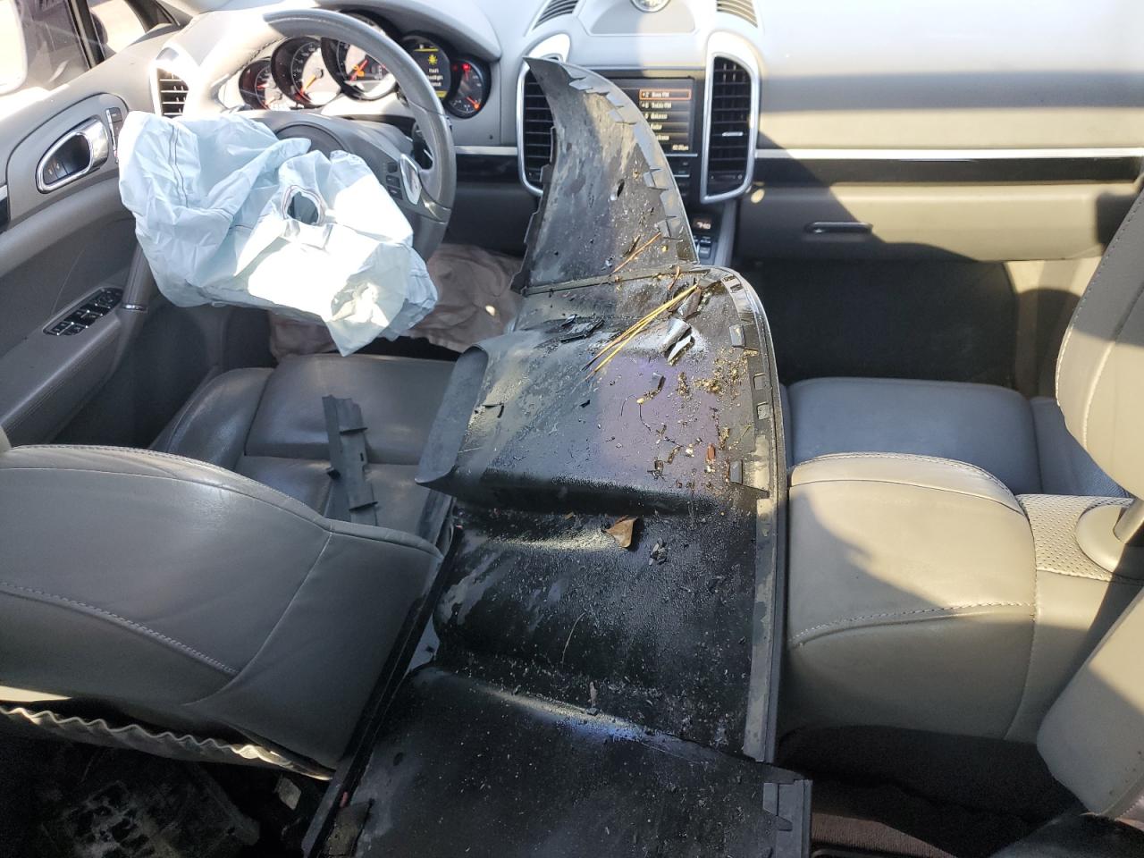 Porsche Cayenne Image 5