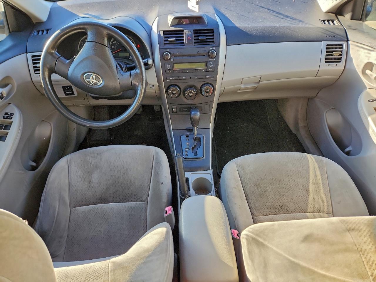 Toyota Corolla Base Image 2