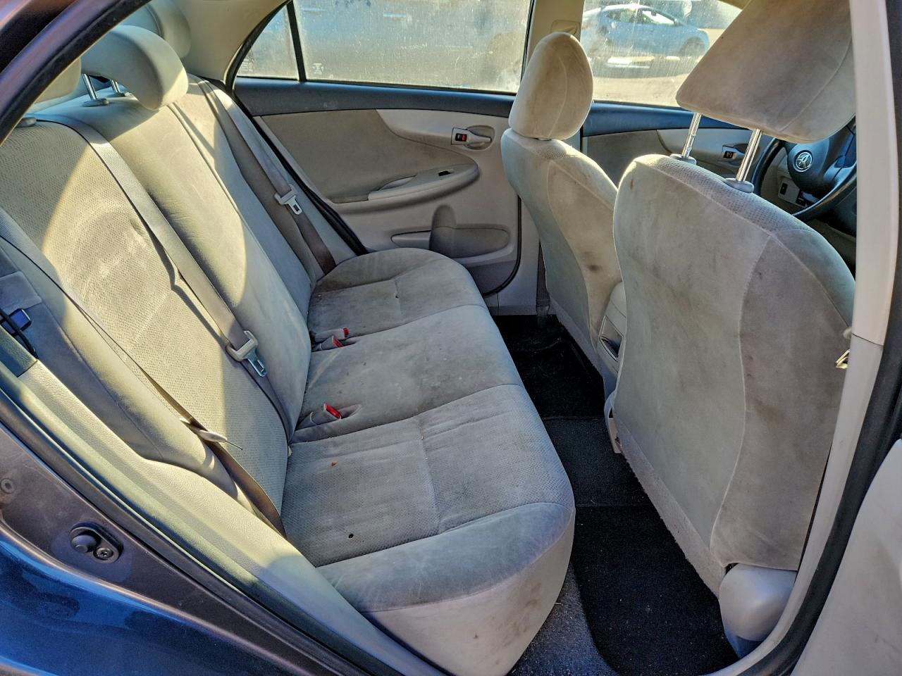 Toyota Corolla Base Image 4