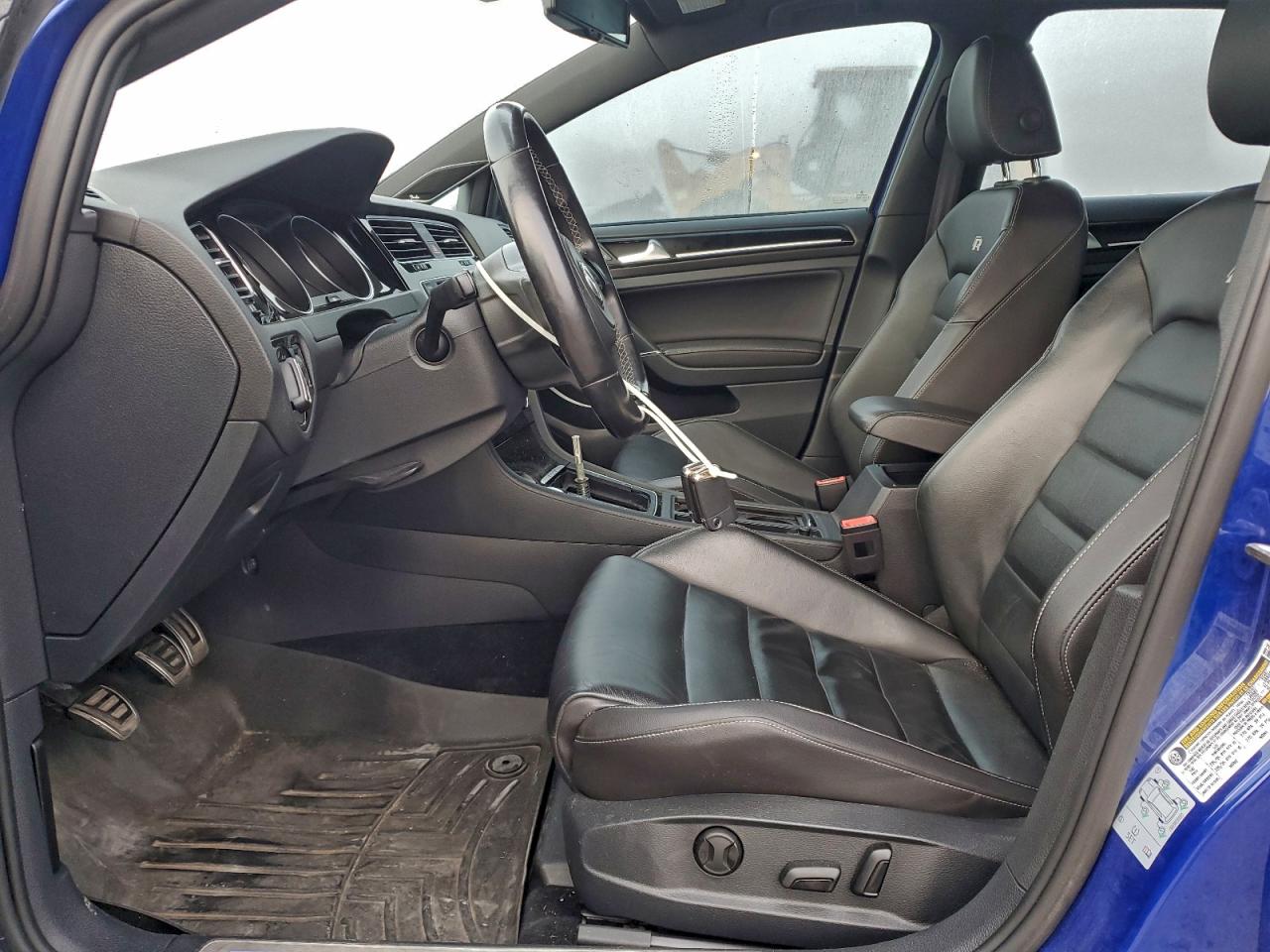 Volkswagen Golf Image 8