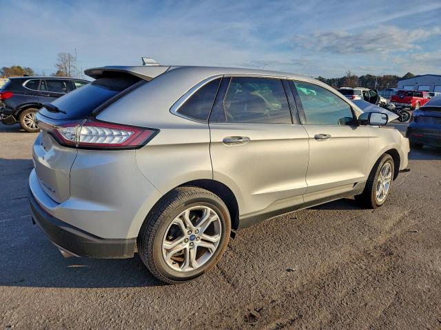 Ford Edge Titanium Image 12