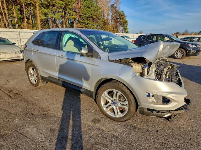 Ford Edge Titanium Image 2