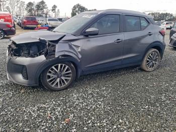  Salvage Nissan Kicks