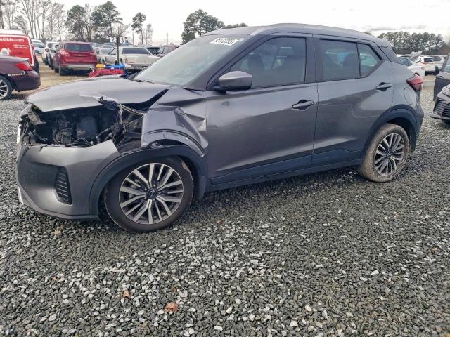  Salvage Nissan Kicks