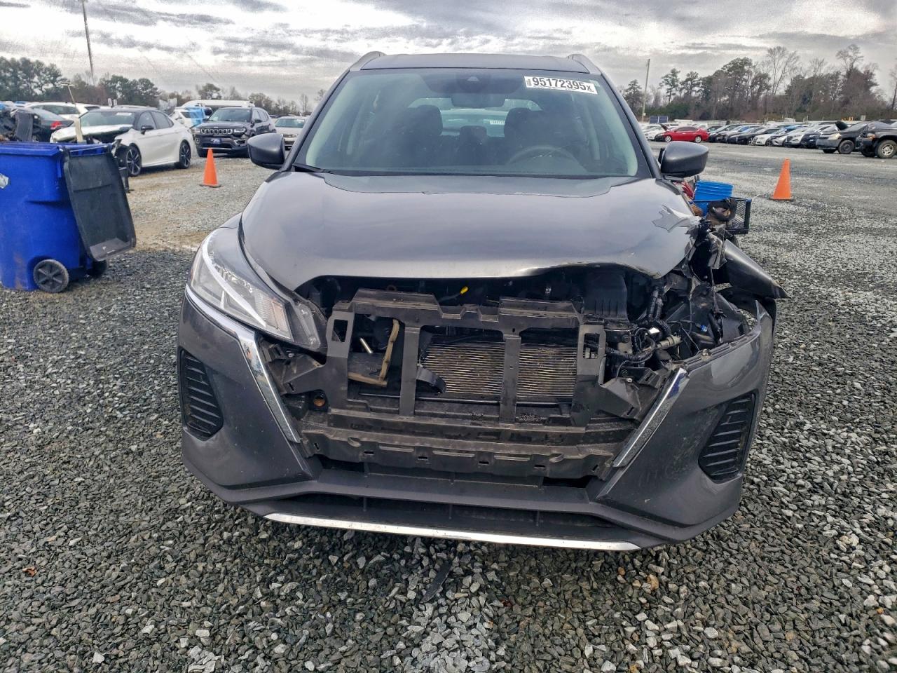 Nissan Kicks Sv Image 10