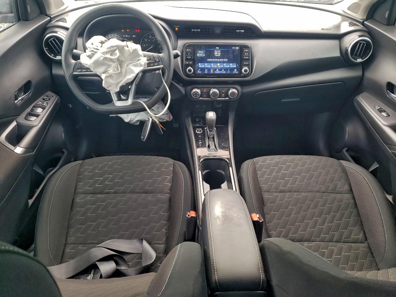 Nissan Kicks Sv Image 9