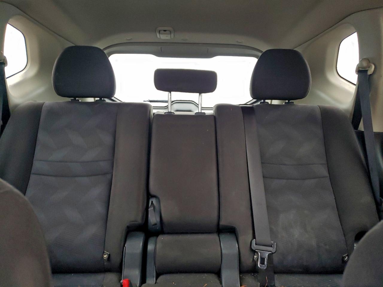 Nissan Rogue S Image 10