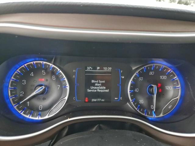 Chrysler Pacifica Touring L Image 2