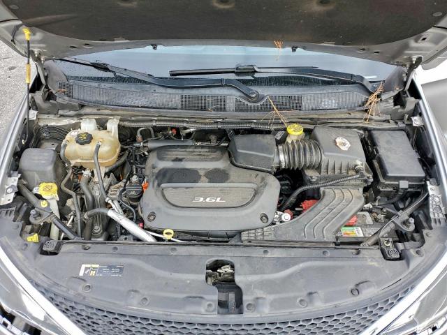 Chrysler Pacifica Touring L Image 11