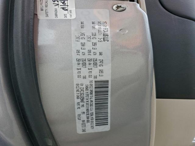 Chrysler Pacifica Touring L Image 12