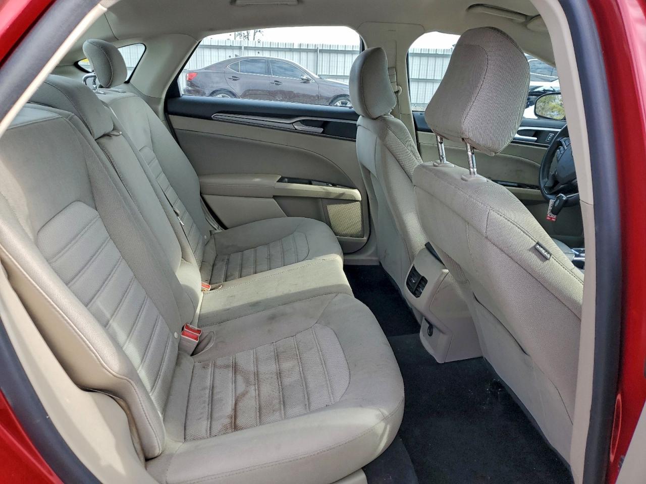 Ford Fusion Se Image 11