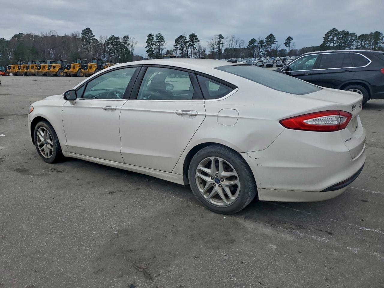 Ford Fusion Se Image 4