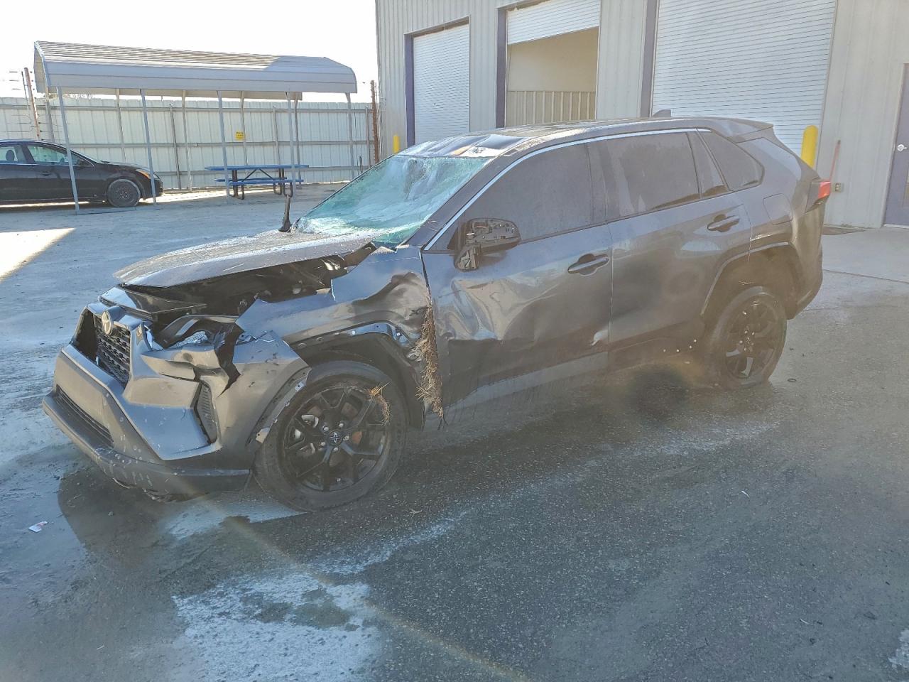 Toyota RAV4 Le Image 1