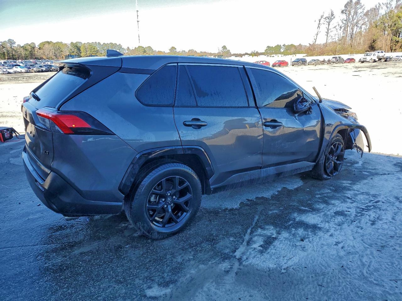 Toyota RAV4 Le Image 9