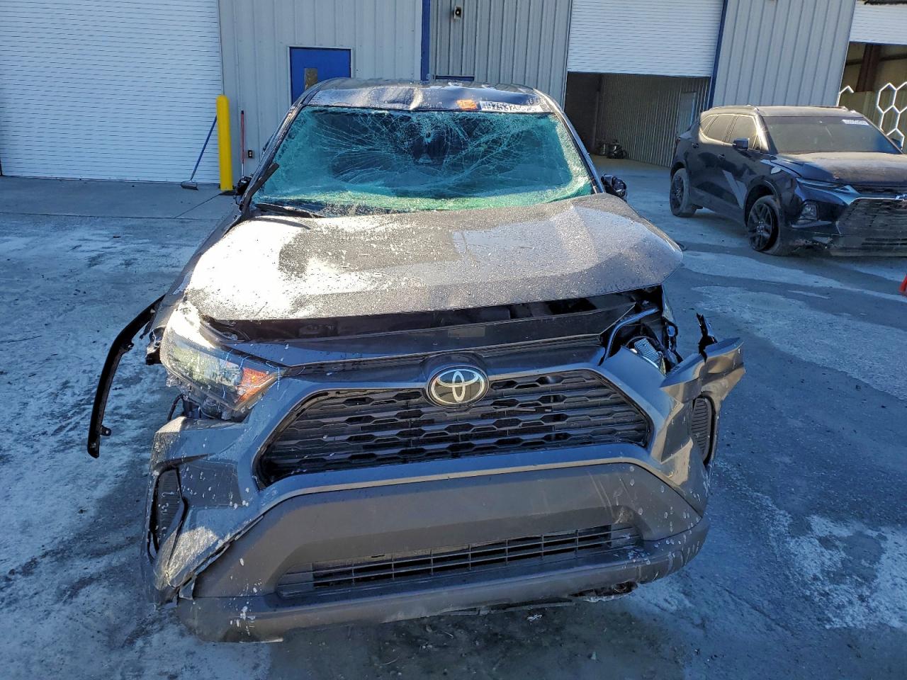 Toyota RAV4 Le Image 2