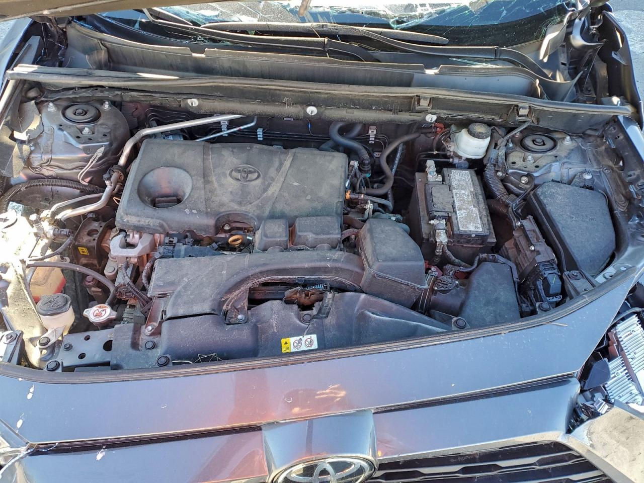 Toyota RAV4 Le Image 8