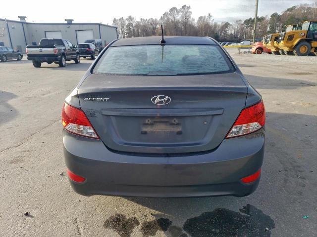 Hyundai ACCENT Gls Image 11