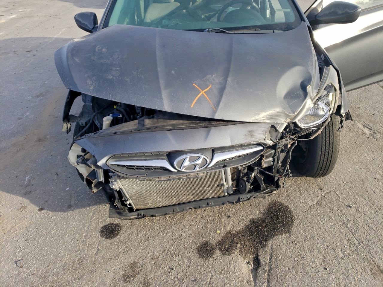 Hyundai ACCENT Gls Image 10