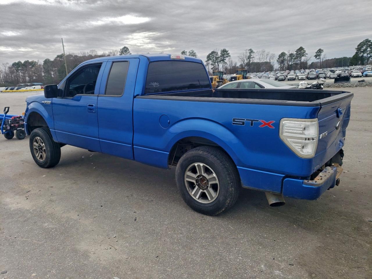 Ford F-150 Super Cab Image 3