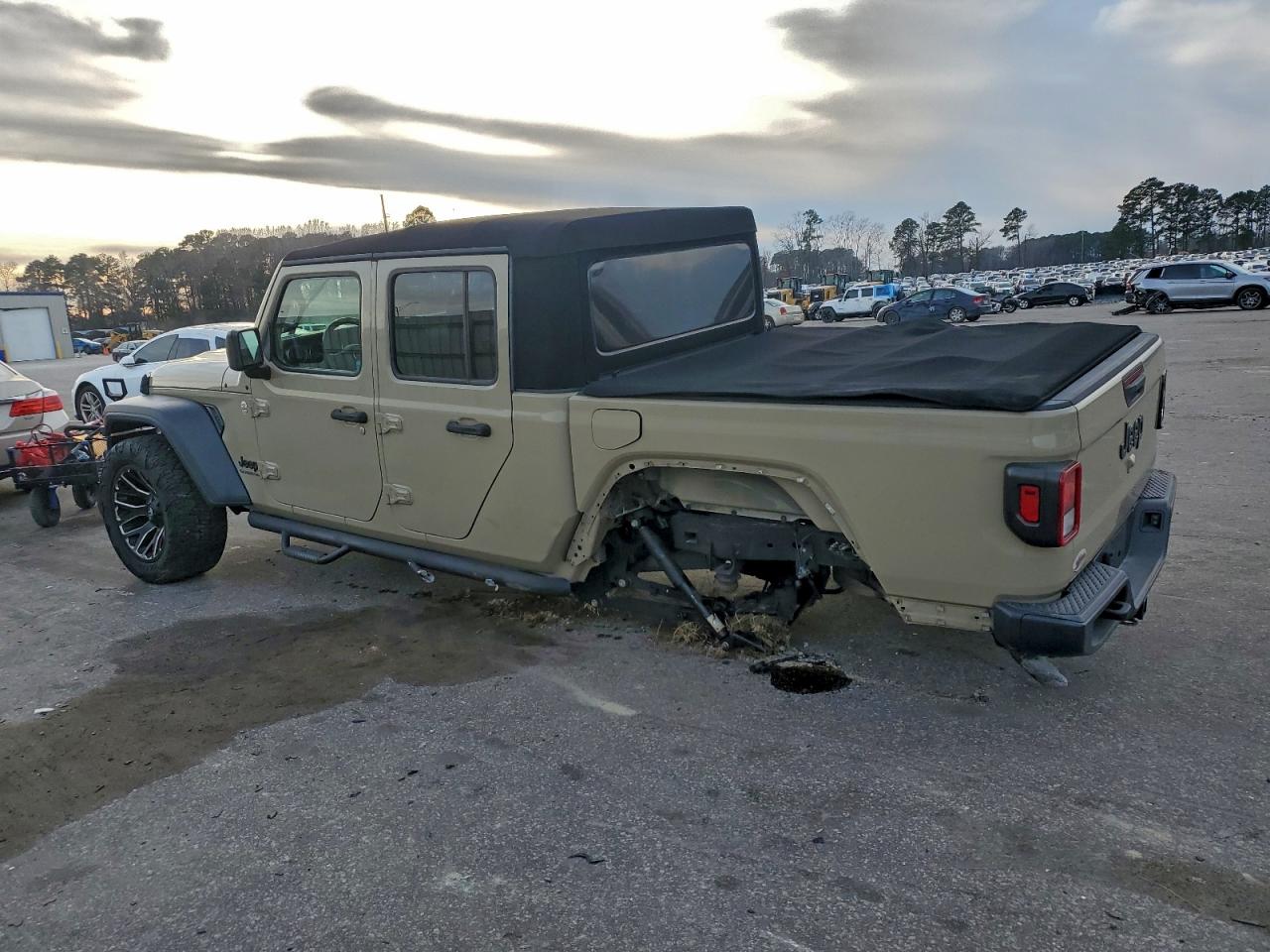 Jeep Gladiator Sport Image 11
