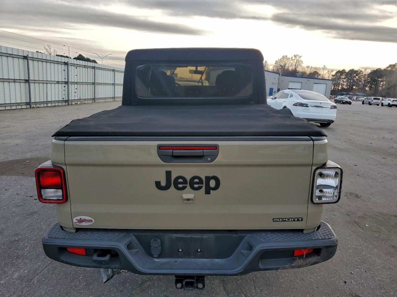 Jeep Gladiator Sport Image 6