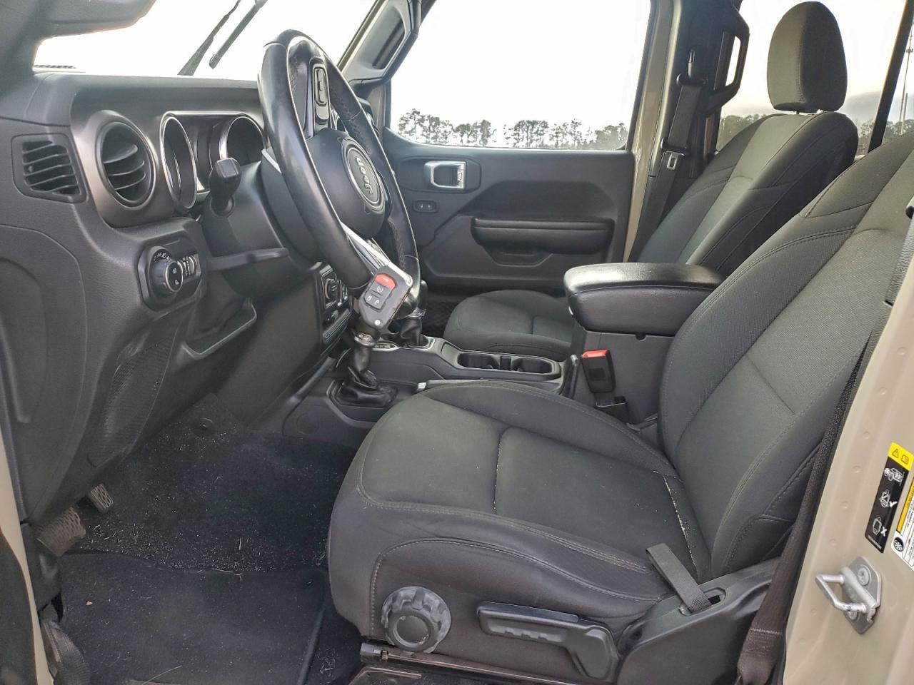 Jeep Gladiator Sport Image 3