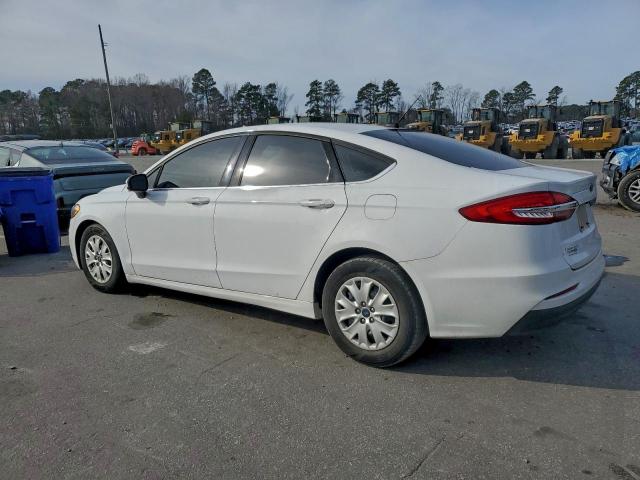 Ford Fusion S Image 2