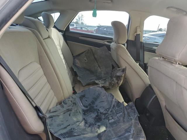 Ford Fusion S Image 10