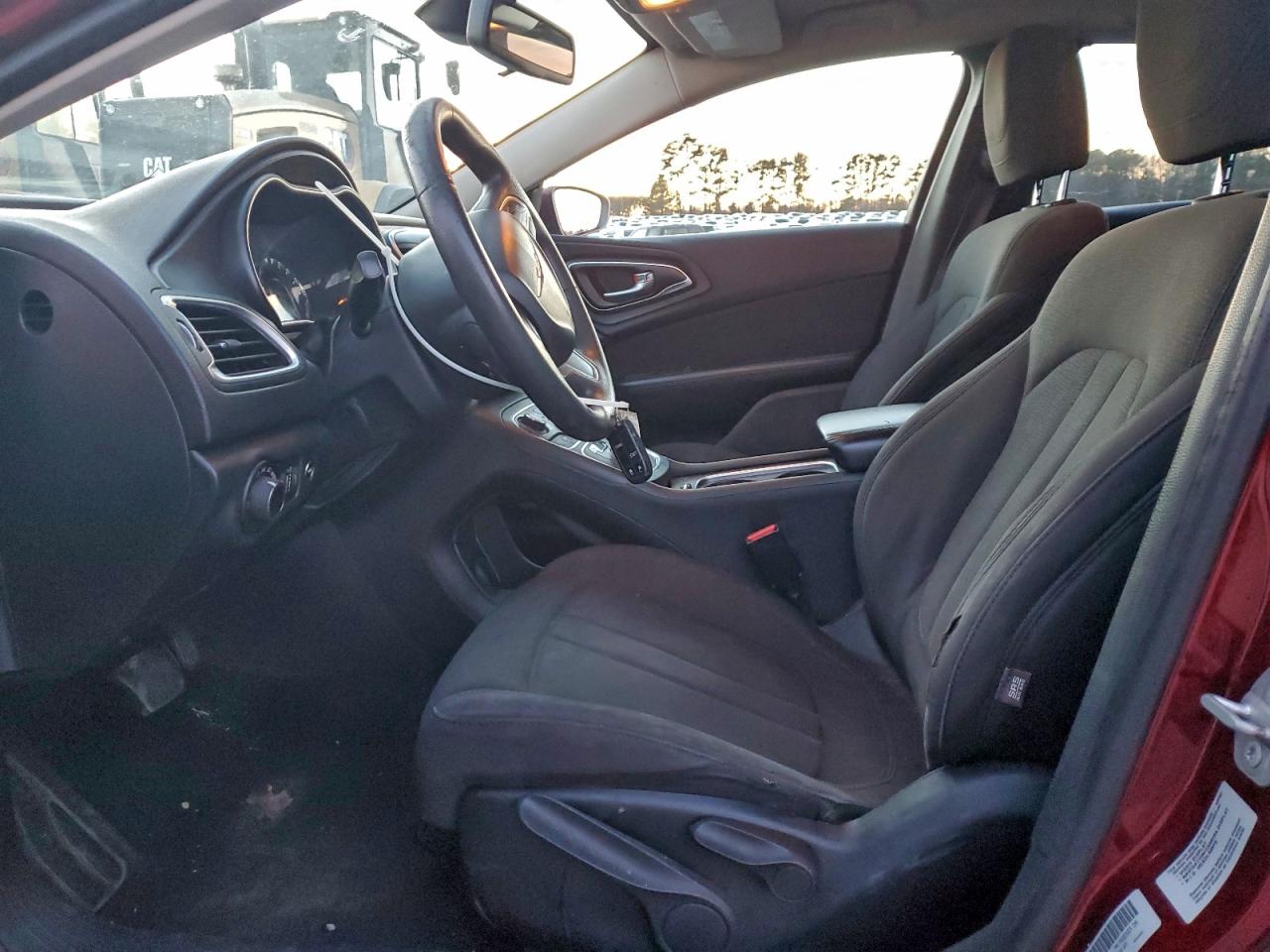 Chrysler 200 Limited Image 5