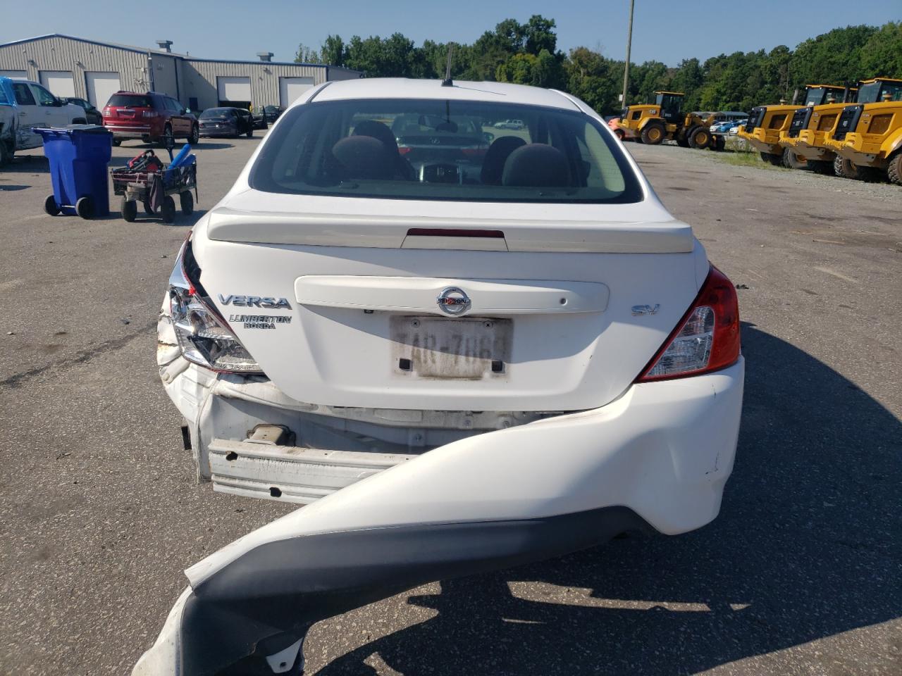 Nissan Versa S Image 8