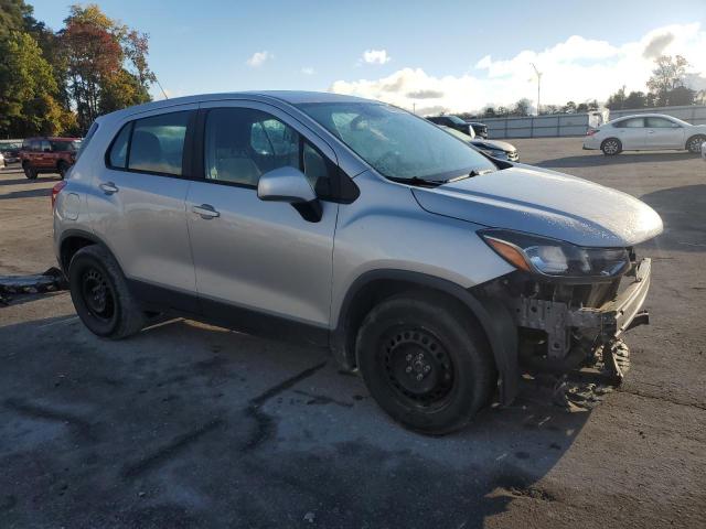 Chevrolet Trax Ls Image 3