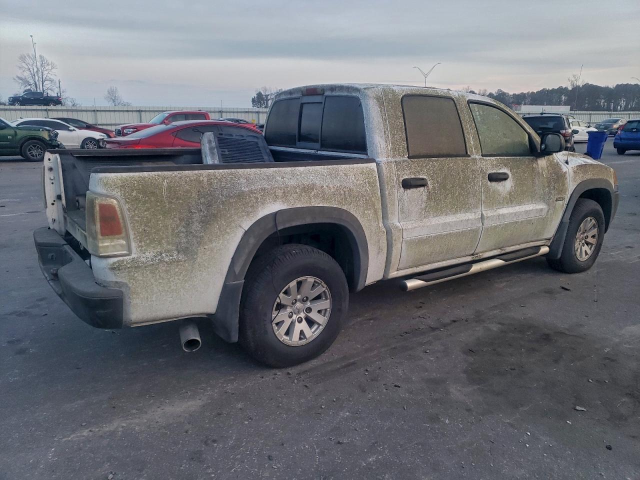 Mitsubishi Raider Durocross Image 12