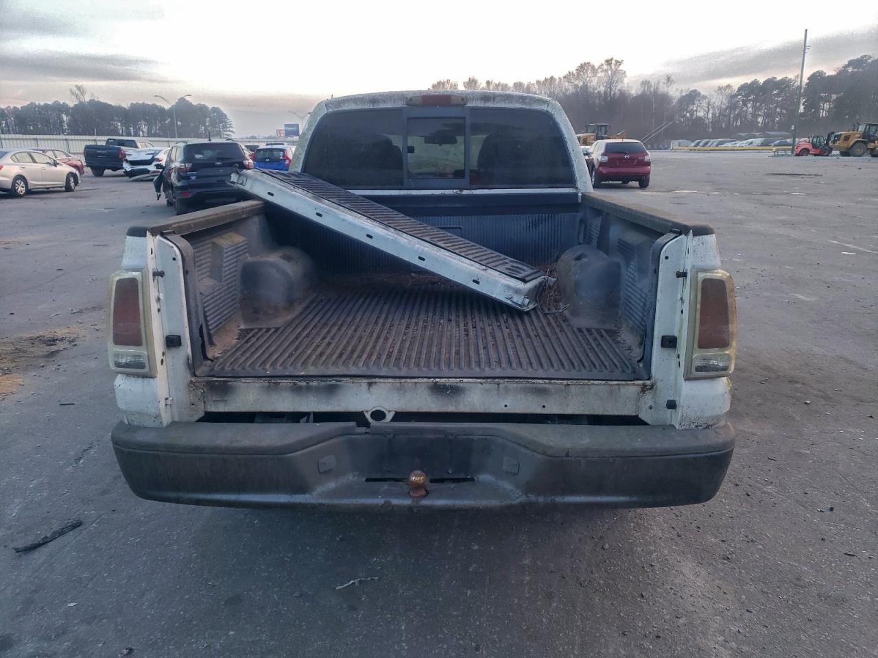 Mitsubishi Raider Durocross Image 4